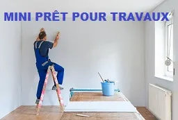 Outils et pot de peinture dans une pièce en rénovation
